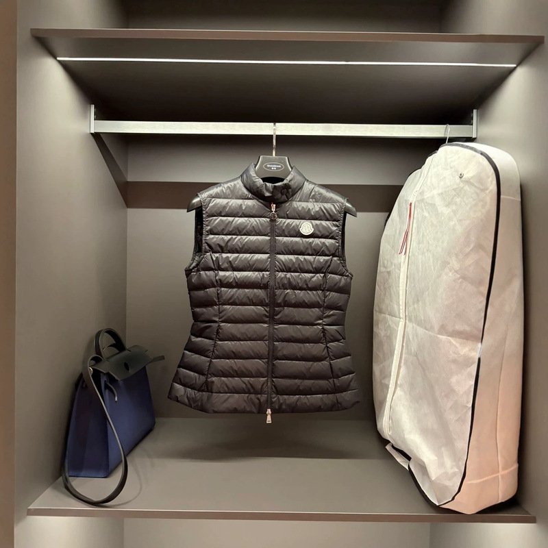 High-end foreign trade Korean-style M Mengjia 26s autumn and winter lightweight casual commuter vest down jacket for women High-end foreign trade Korean-style M Mengjia 26s autumn and winter lightweight casual commuter vest down jacket for women