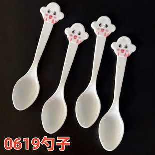 0619 large cartoon pig spoon children's rice spoon baby food spoon plastic spoon 1 yuan 2 yuan store supply