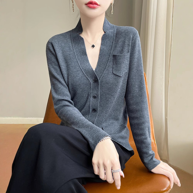 Small Stand-Up Collar Knitted Wool Suit Sweater, New Autumn and Winter Style for Women, Commuter Style Single-Breasted Cardigan Sweater Small Stand-Up Collar Knitted Wool Suit Sweater, New Autumn and Winter Style for Women, Commuter Style Single-Breasted Cardigan Sweater