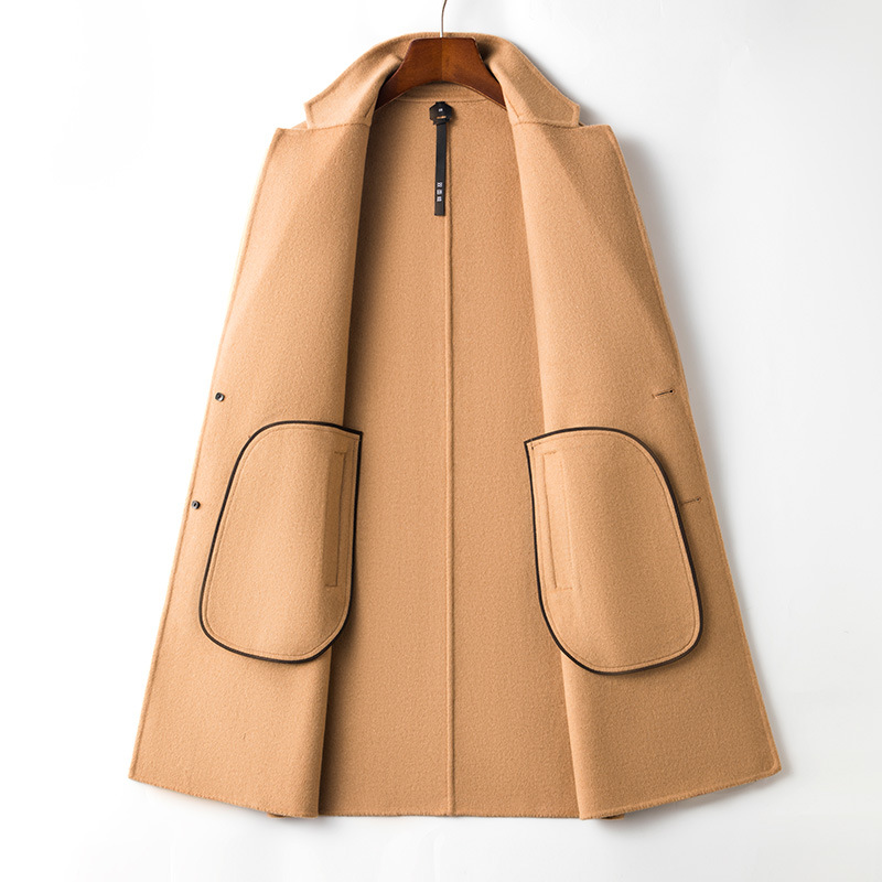 冬の毛はコートの男性がかっこいいです。高級感があります。