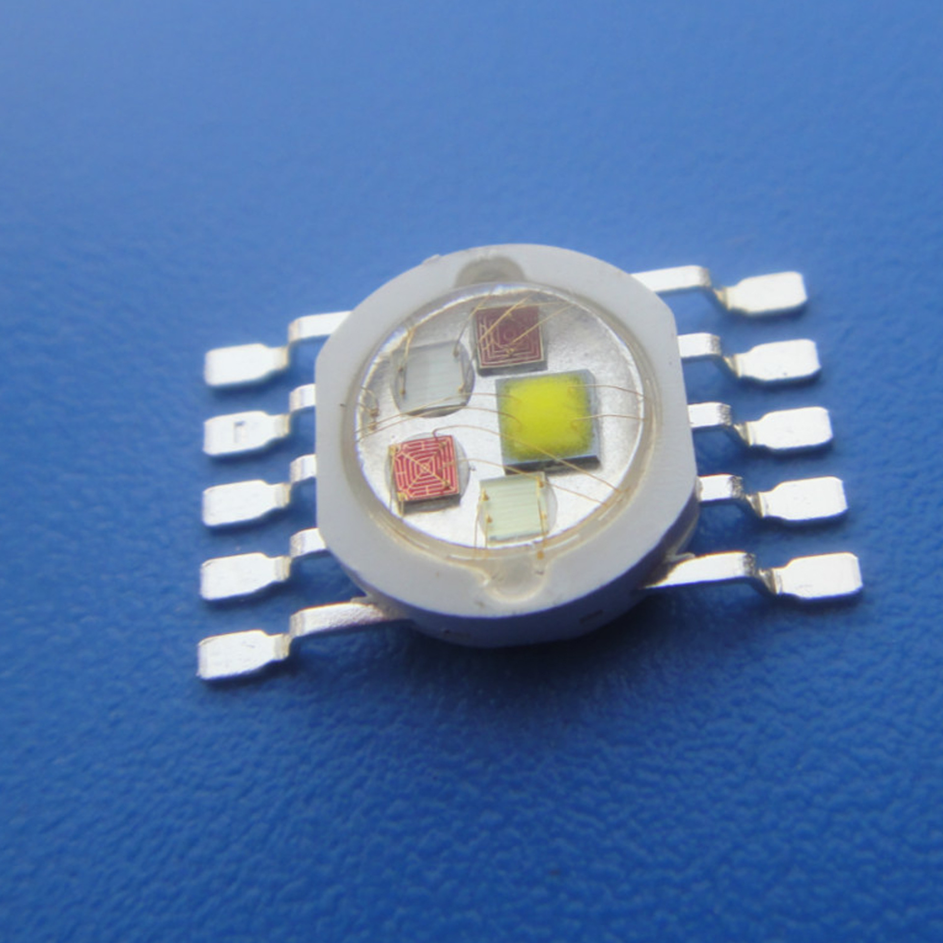 ����ֱ��רҵRGBW����˽�10W�����ĺ�һ��̨���� �߲�����LED