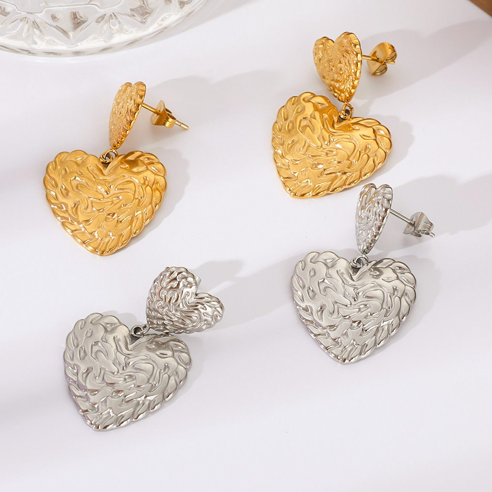 2025 nueva personalidad de moda diseño de nicho simple acero de titanio chapado en oro amor colgante pendiente joyería