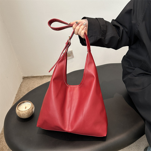 2025 New Women's Bag Large Capacity PU Commute Retro High Aesthetic Single Strap Crossbody Bag Cross-border Tote Bag