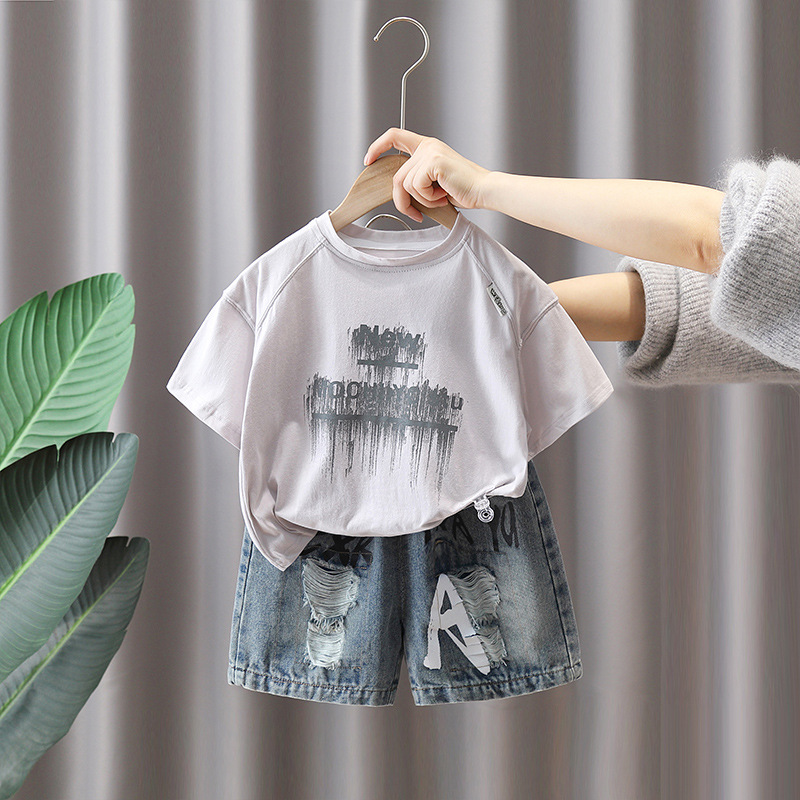 7268 Traje de verano para niños 2025 Nuevo vestido de verano para bebés Camiseta de manga corta Han Fan Red para niños Juego de dos piezas Tendencia 5