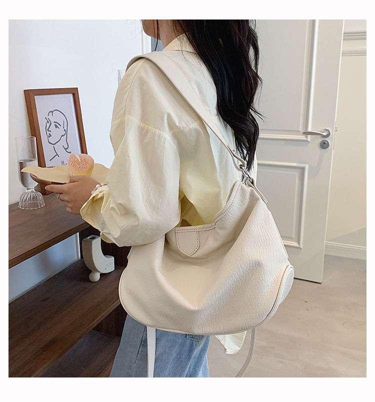 Korean Style Retro Simple Fashion Shoulder Bag 2021 New Ins Large Capacity Casual Handbag Fashionable Crossbody Women's Bag display picture 15