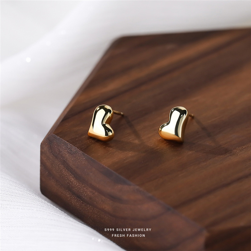 S999 silver peach heart for women, simple commuting, cute, niche heart-shaped temperament, INS style earrings_voghion.com