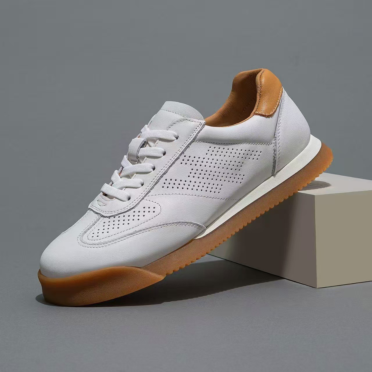 [Capa de piel de vaca] 2025 nuevo cuero transpirable versátil deportivo casual Argande zapatos de entrenamiento cómodos suelos gruesos