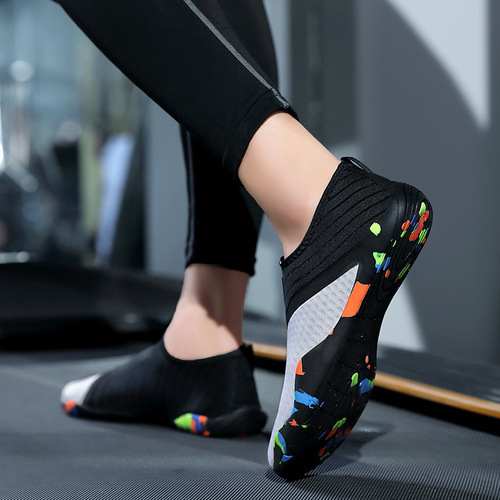Home sports shoes  new men and women outdoor treadmill beach wading shoes couples indoor skipping fitness shoes