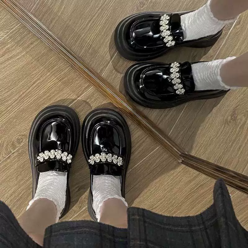 Женские кожаные туфли на толстой подошве с жемчугом, ретро-стиль 2025 года, новые британские лоферы, мокасины, туфли Мэри, французский стиль