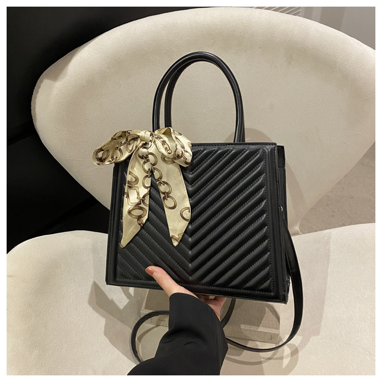 Estilo coreano de moda simple bolso de las mujeres de alta textura de invierno Nuevo diseño nicho bolso de gran capacidad bolsa de mensajero