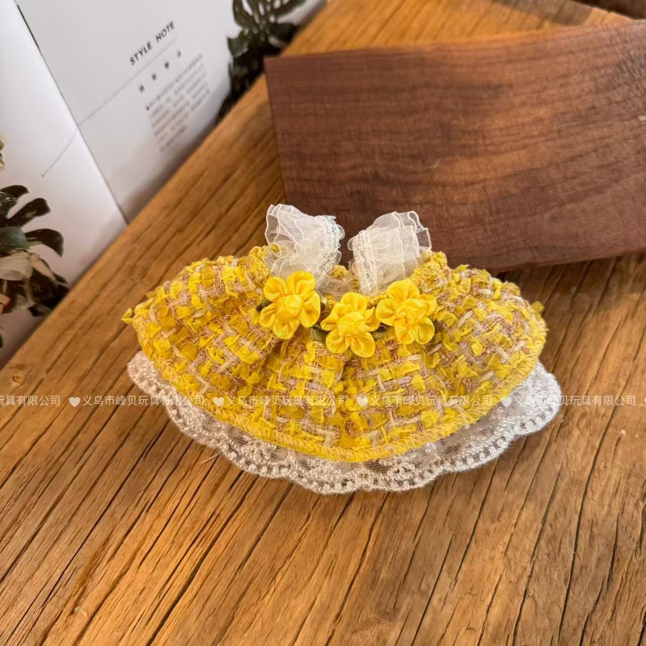 Gaun Gantung Bunga Gaya Aroma Kecil Kuning / Baju boneka kain 17cm