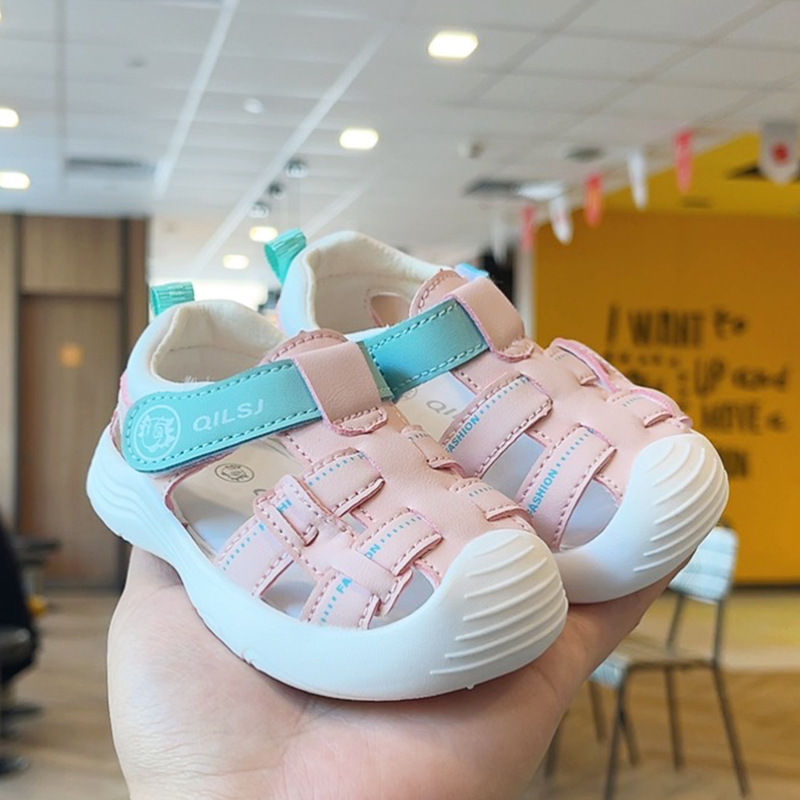 Zapatos para niños pequeños Baotou de verano, sandalias, zapatos para niños, zapatos para bebés, sandalias para bebés para niños y niñas a prueba de patadas