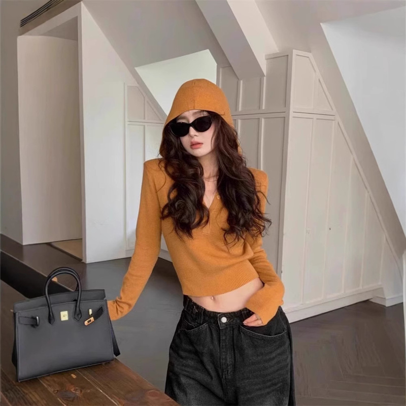 American Orange Hooded Knitwear for Women in Autum, Lazy Style, Slim-Fitting Short Knitwear, Sweatshirt Design, Inner Top American Orange Hooded Knitwear for Women in Autum, Lazy Style, Slim-Fitting Short Knitwear, Sweatshirt Design, Inner Top