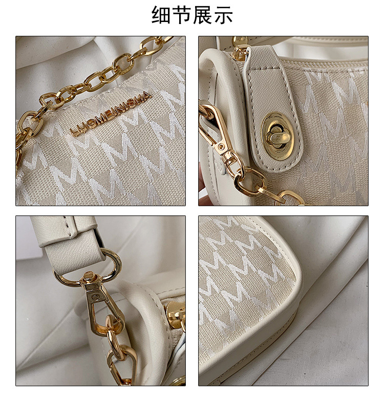 Fashion Chain Messenger Portable Small Square Bag Wholesale display picture 7