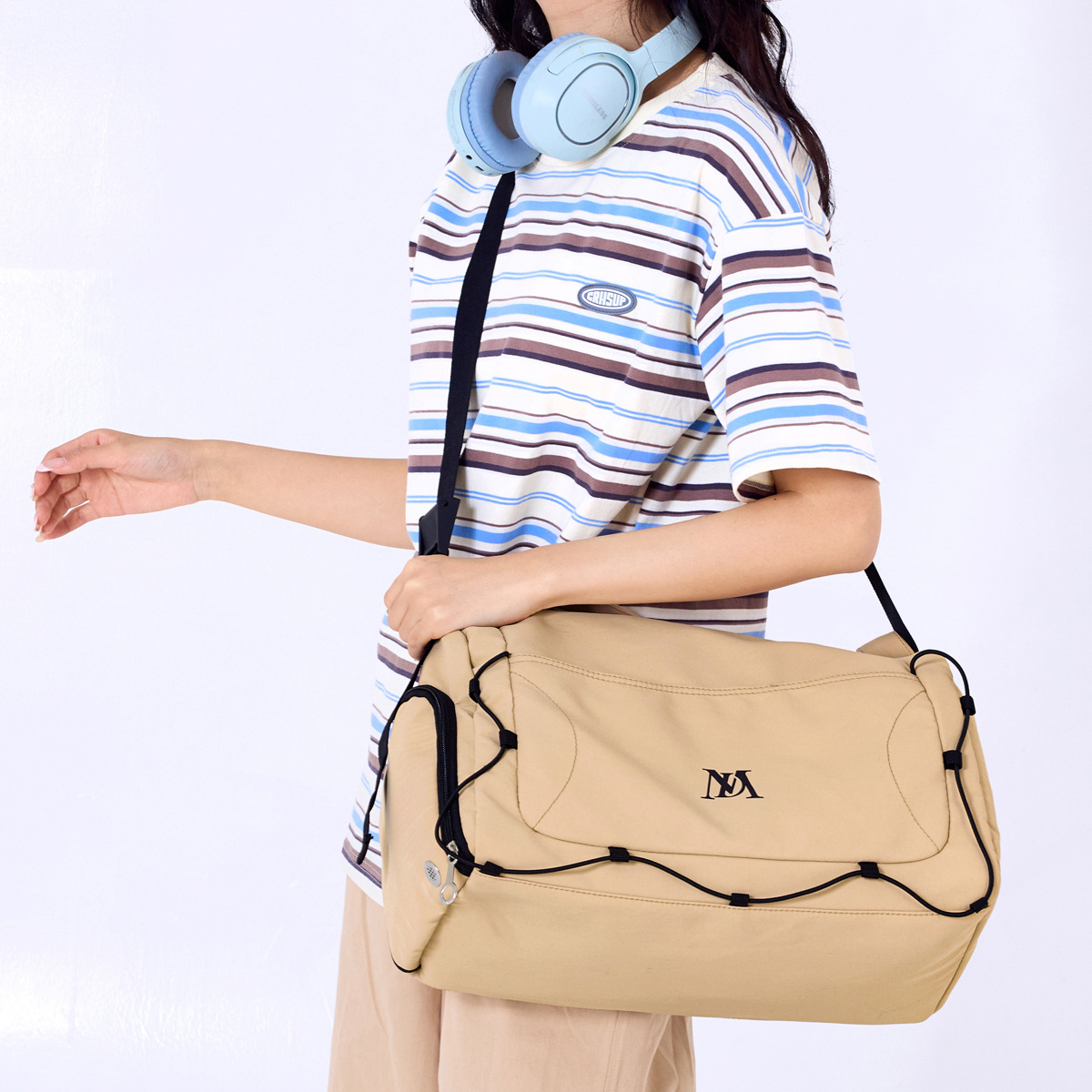 2025 nueva montaña bolsa de viaje al aire libre bolsa deportiva de gran capacidad para mujeres anti-derramamiento bolso de hombro portátil