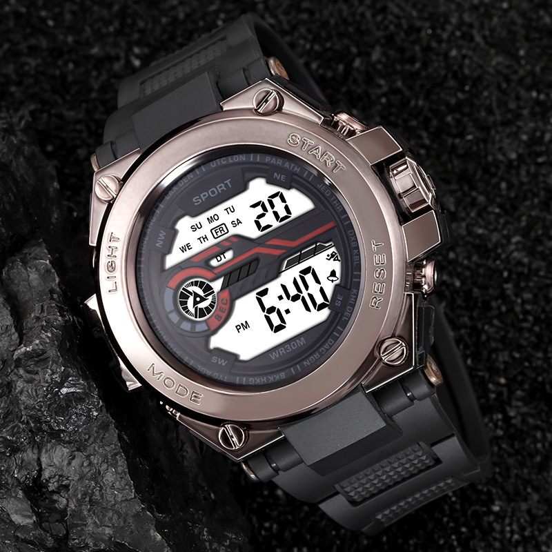 Reloj electrónico de metal galvanizado para hombre, moda de todo fósforo, cronógrafo, fabricante de relojes electrónicos para deportes al aire libre para estudiantes, venta al por mayor