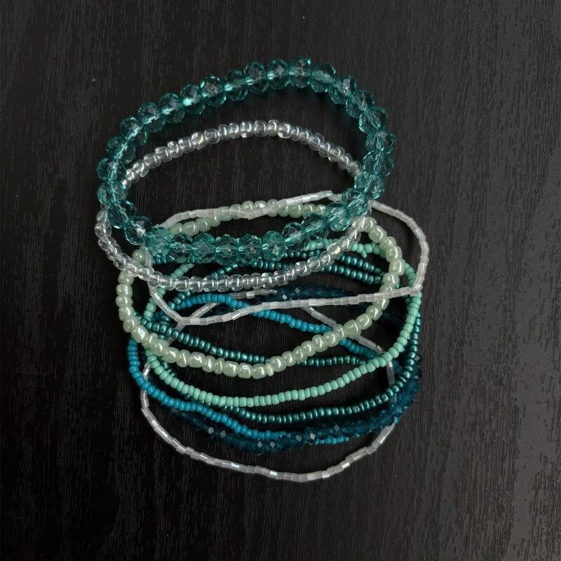 Bohemian-style cool blue-green beaded bracelet, versatile niche holiday accessory, suitable for layering