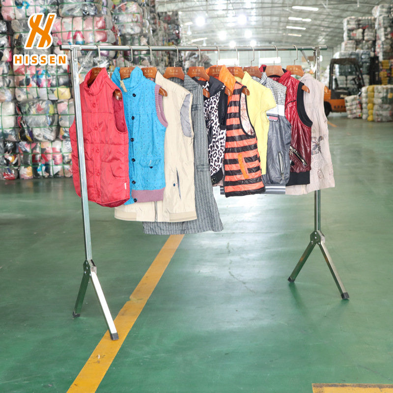 工厂批发二手衣服冬季马甲used winter clothes vest大量出口约旦
