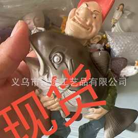 跨境树脂复古人物抱鱼家居装饰雕像摆件