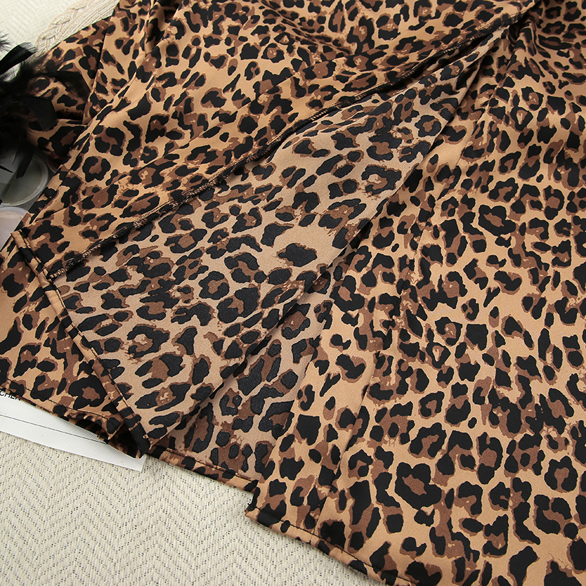 Luxury Feather-Trimmed Robe With Leopard Print – Soft Polyester Loungewear For Women, Versatile Sleepwear & Cover-Up_voghion.com