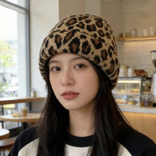 跨境豹纹针织帽女高品质保暖防寒套头帽显脸小个性护耳毛线帽子男