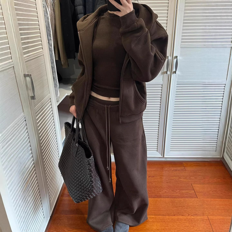 American-Style Casual Relaxed Sweatshirt Set for Women, Autumn Loose Retro Sports Hooded Jacket and Wide-Leg Pants Two-Piece Set American-Style Casual Relaxed Sweatshirt Set for Women, Autumn Loose Retro Sports Hooded Jacket and Wide-Leg Pants Two-Piece Set
