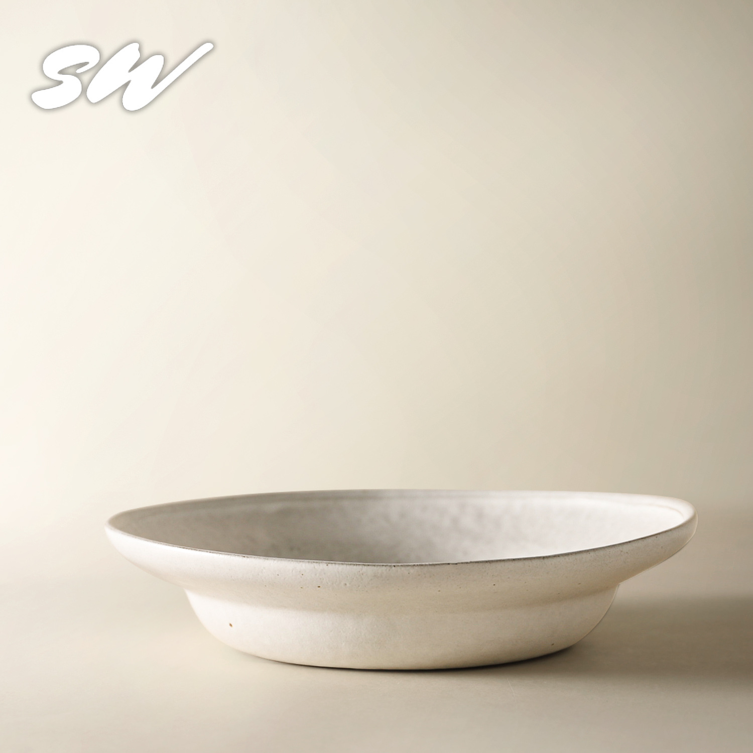밝은 흰색