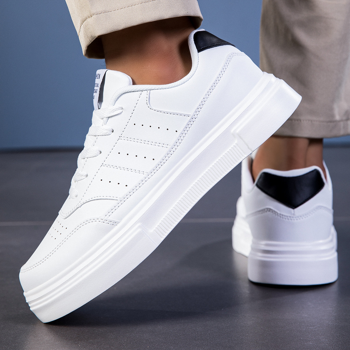 2026 Spring New Men's White Sneakers Sports Casual Shoes Trendy Men's Summer Lightweight Comfortable Campus Shoes