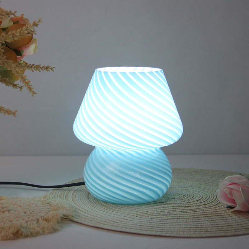 Lámpara de mesa de setas sala de estar regulable B & B atmósfera lámpara decoración dormitorio luz lámpara de mesa de cristal de lujo lámpara de noche lámpara de raya