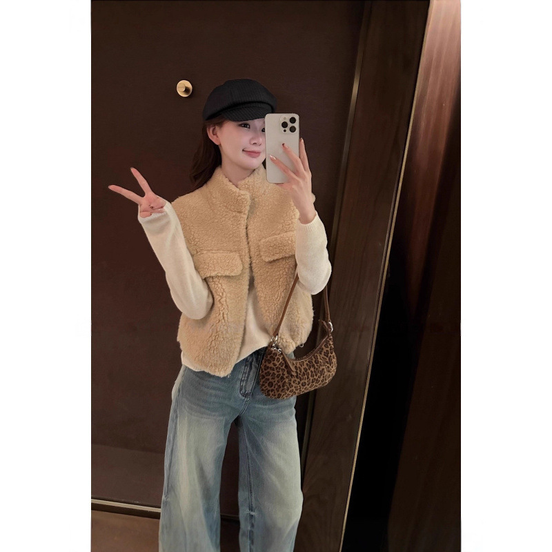 2025 New Autumn and Winter 100 Sheep Wool Lamb Wool Vest Short All-Wool One-Piece Sleeveless Jacket for Women