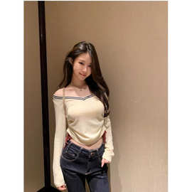 韩系V领撞色一字肩针织衫女秋季抽绳收腰显瘦修身短款露腰上衣