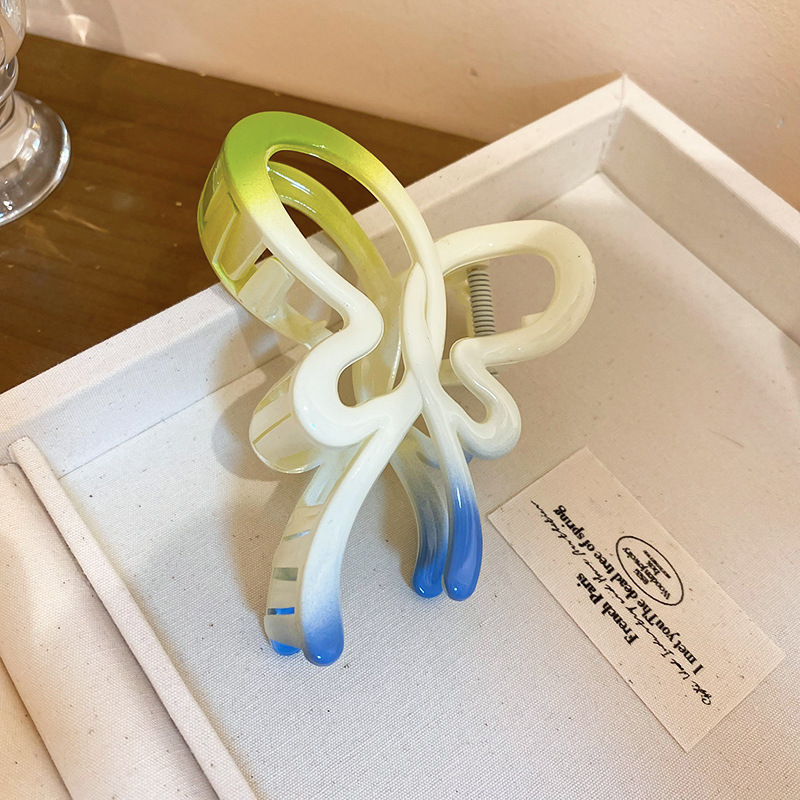 Carpeta de agarre de palabra redonda de color café, clip de tiburón de pelo de disco de alta gama retro, personalidad simple y de moda, nueva horquilla, accesorios para el cabello