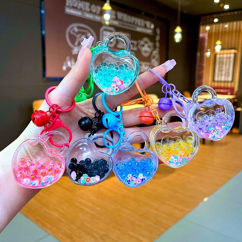 Acrylic quicksand love lock keychain gift wholesale school bag pendant cute heart-shaped quicksand pendant key chain