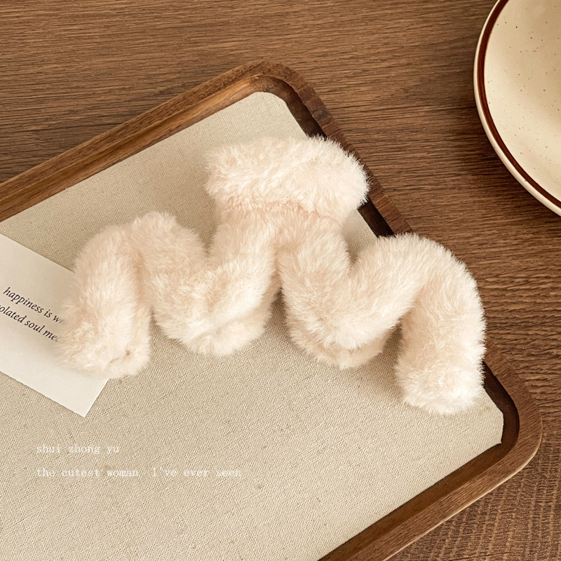 Otoño y invierno curry clip de agarre de cabeza grande clip de cabello tocado clip de tiburón 2025 nuevo peludo de gama alta agarre de cabello