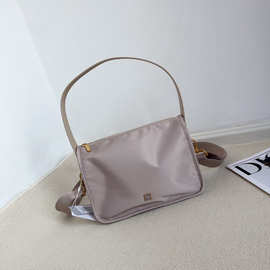 新款Le降落伞斜挎包时尚小方包腋下单肩简约手拎包女士跨境代发