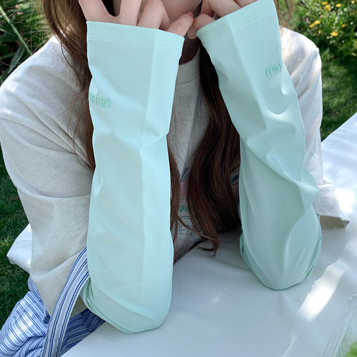 Sun protection sleeve cover for women, loose gloves, UV protection, hand sleeves, 2024 new gradient ice silk ice sleeves, summer.