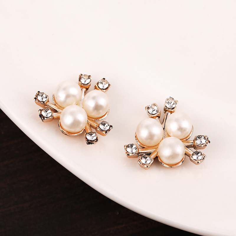 Estilo barroco tres aleación perla flor corazón joyería accesorios flor placa hebilla ropa DIY collar pulsera material