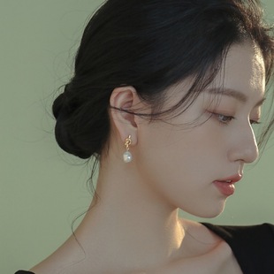 Oil Painting Texture Strong Light Natural Baroque Freshwater Pearl Earrings Acacia Knot Earrings Female s925 Tremella Needle