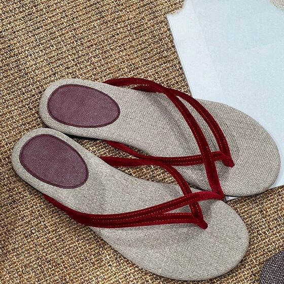 Cowhide Edition ~ Korean Niche Beach Vacation Flat-toe Flip-flops for Women to Wear Summer Sandals in 2025
