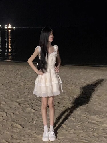 Summer new French style sweet and pure desire style square collar small flying sleeve dress for women, small man, waist, thin short skirt