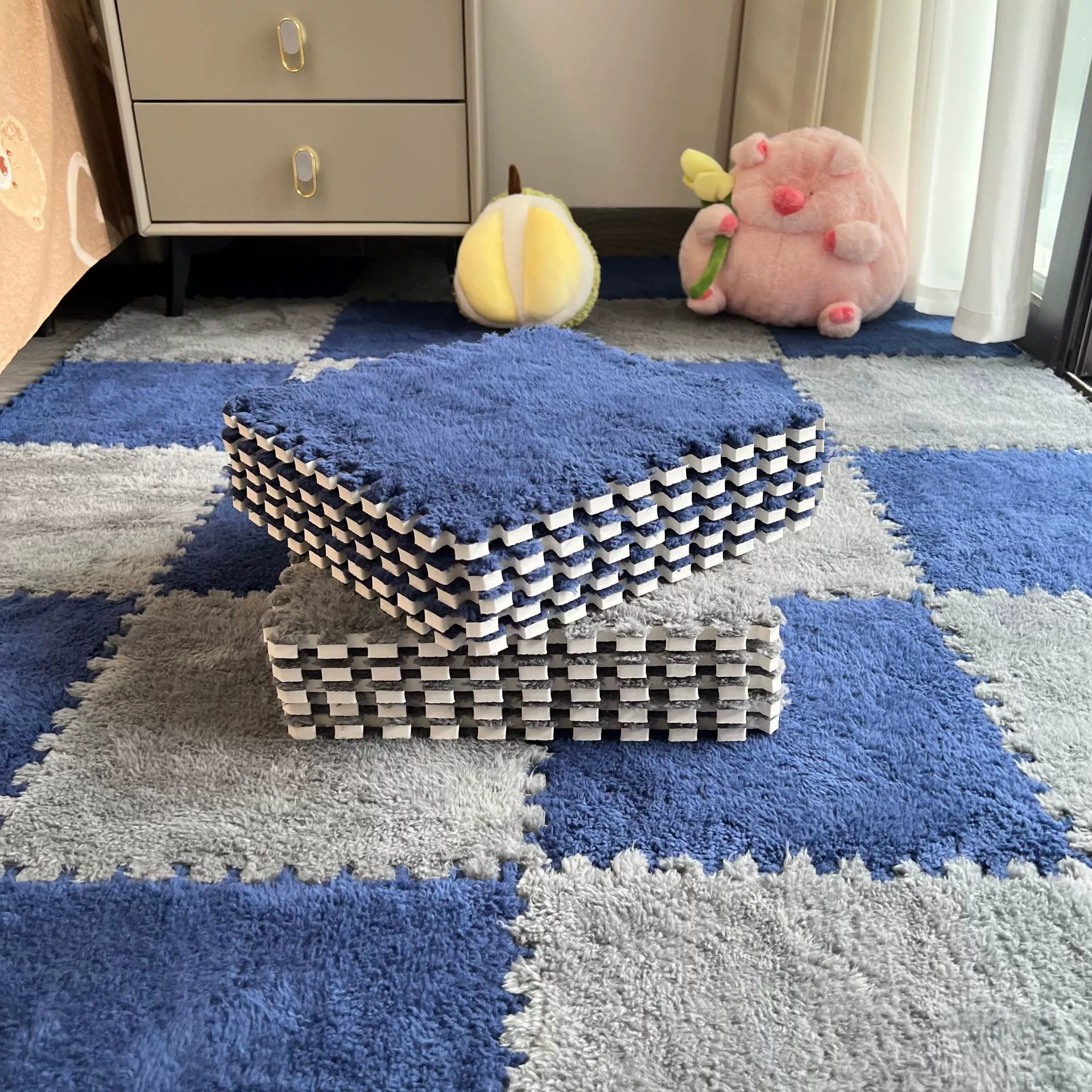 Плюшевые межсоединяемые напольные плитки из пены, 30×30×0,6 см / 1 см, мягкий коврик для спальни