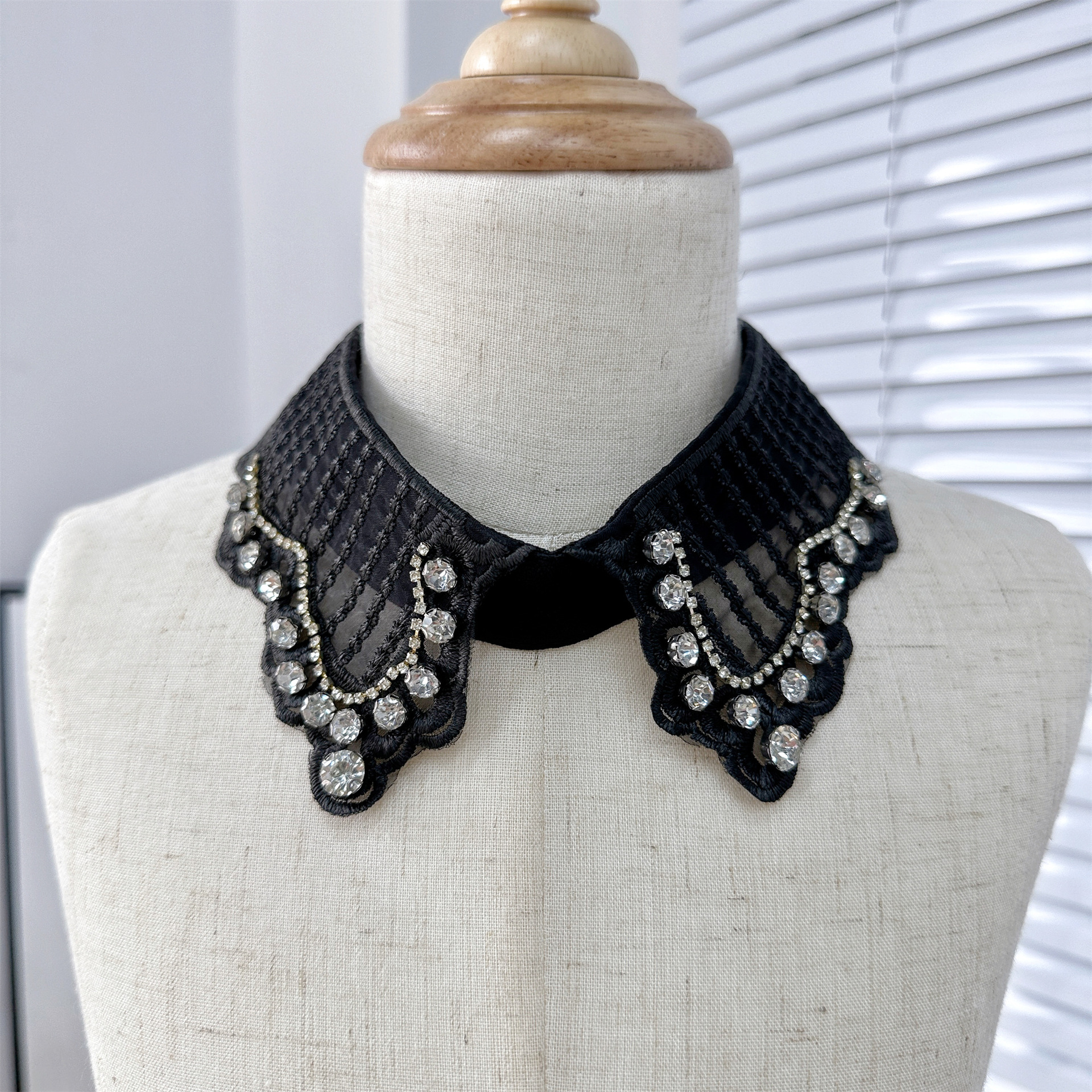Organza bordado falso collar Chanel estilo hebilla decorativa collar pequeño vestido de estilo coreano todo fósforo collar fábrica de Ventas Directas