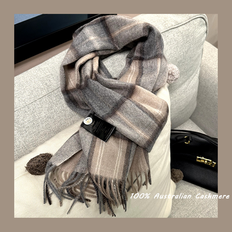 White Qiao Gray丨100%Cashmere British Accent Scarf Water Ripple Plaid Cashmere Scarf To Give Your Boyfriend AHigh-end Feel
