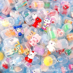 幼稚園のクラス全員がプレゼントを共有しています。