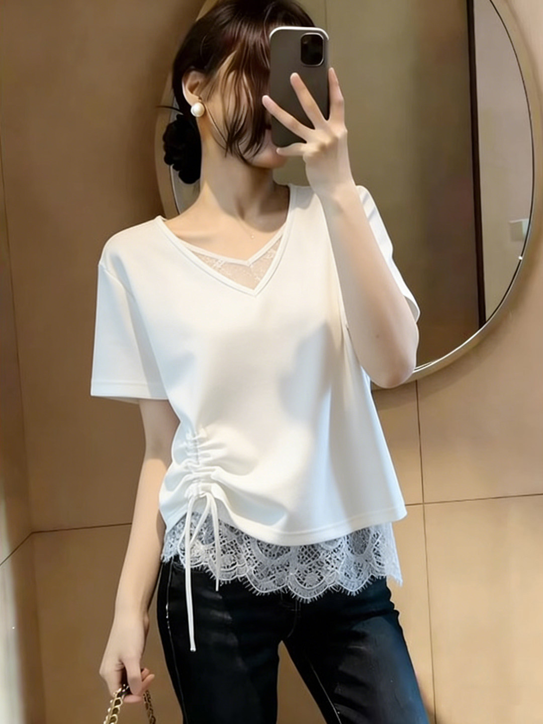 Áo thun nữ cổ tròn tay ngắn phối ren cổ điển Pháp, thiết kế dây rút eo — màu đen