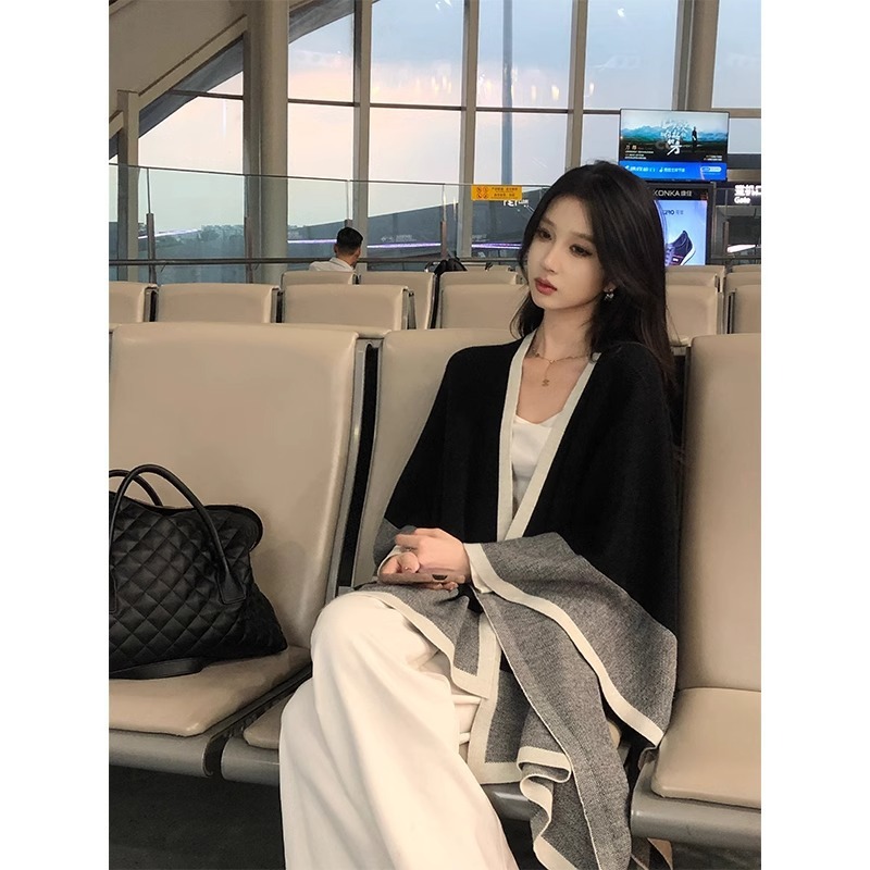 2025 New Casual Style Design Contrasting Color Large Shawl for Women to Wear Fashionable Loose and Versatile Knitted Shawl