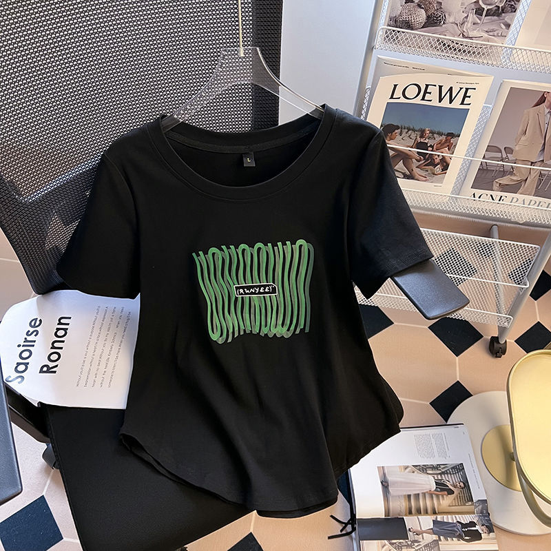 2-300 kg de gran tamaño estilo caliente de verano diseño de moda suelto y delgado camiseta casual de manga corta de hombro de mujer de moda