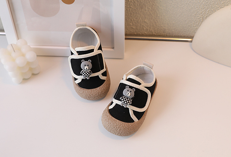 Koreanische Version von Kinder Canvas 2023 Frühling und Herbst Neue Jungen Casual Little Bear Girls Cartoon Weiche Sohlen Baby_voghion.com