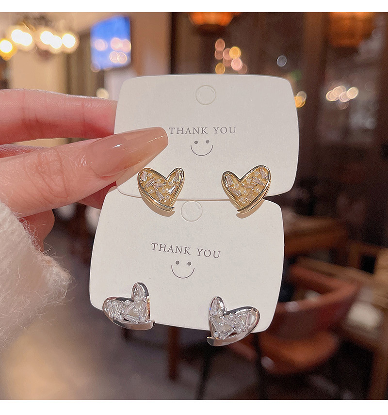 Simple Style Heart Shape Copper Plating Artificial Pearls Zircon Ear Studs 1 Pair