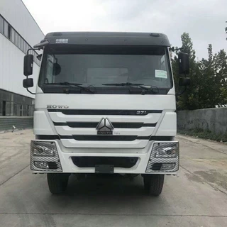中国重汽厂家供应豪沃工程自卸车6×4翻斗车境外施工